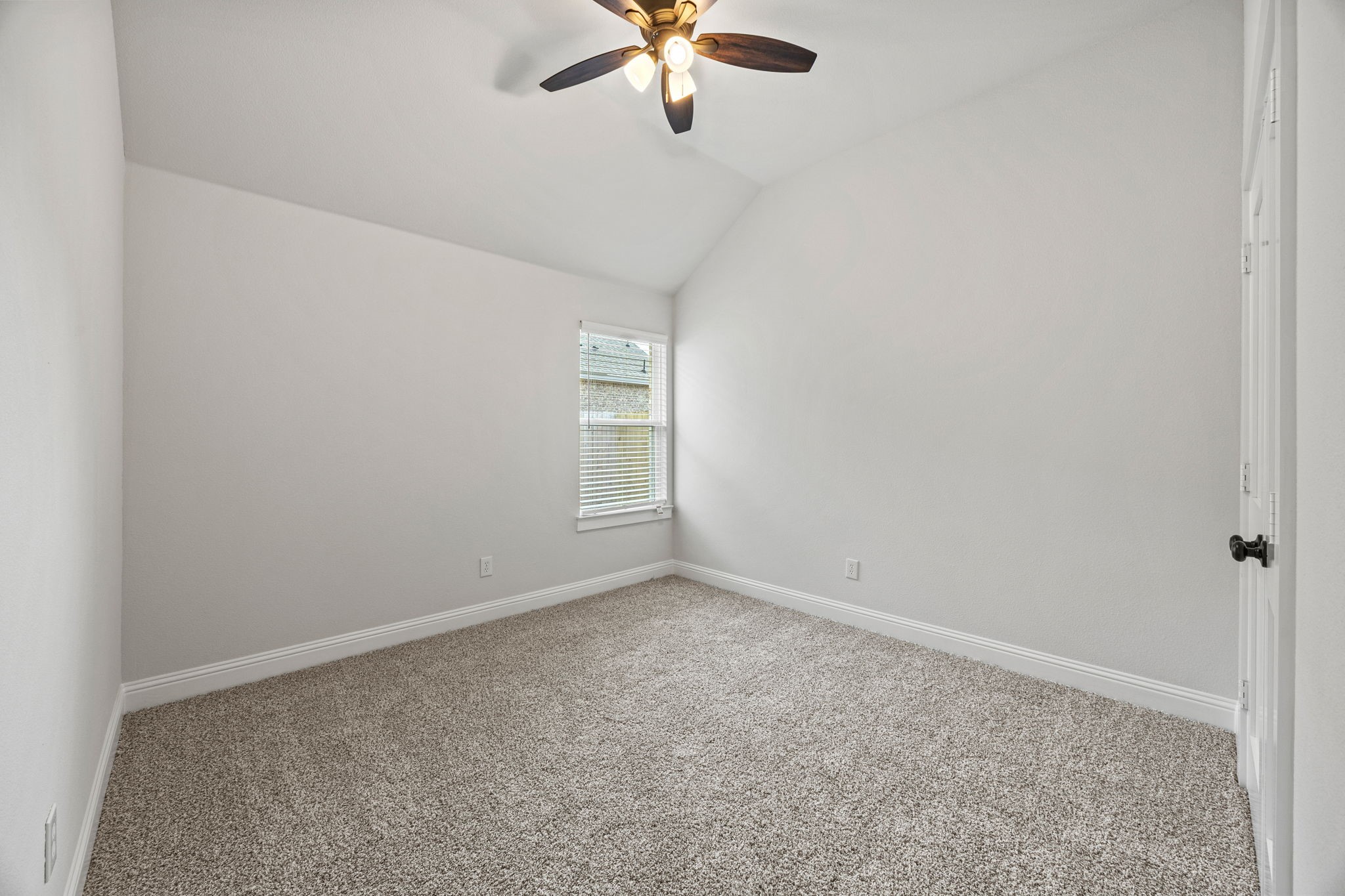 102 Maverick Trail Valley View TX 76272