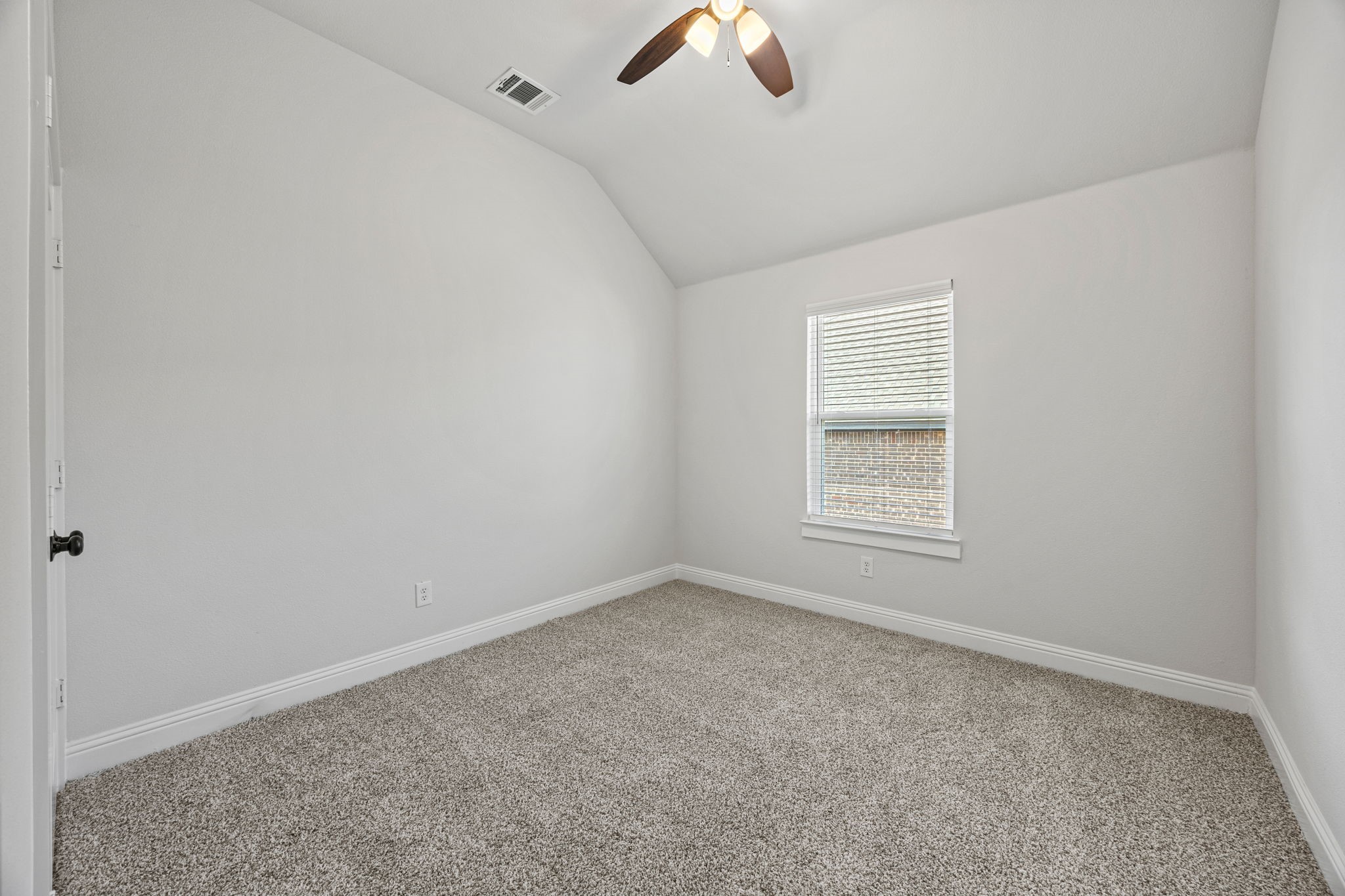 102 Maverick Trail Valley View TX 76272