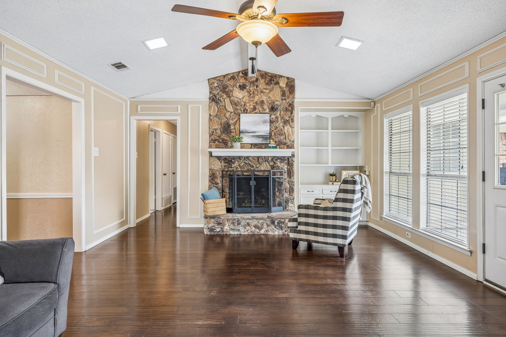 1709 Columbia Drive Richardson TX 75081