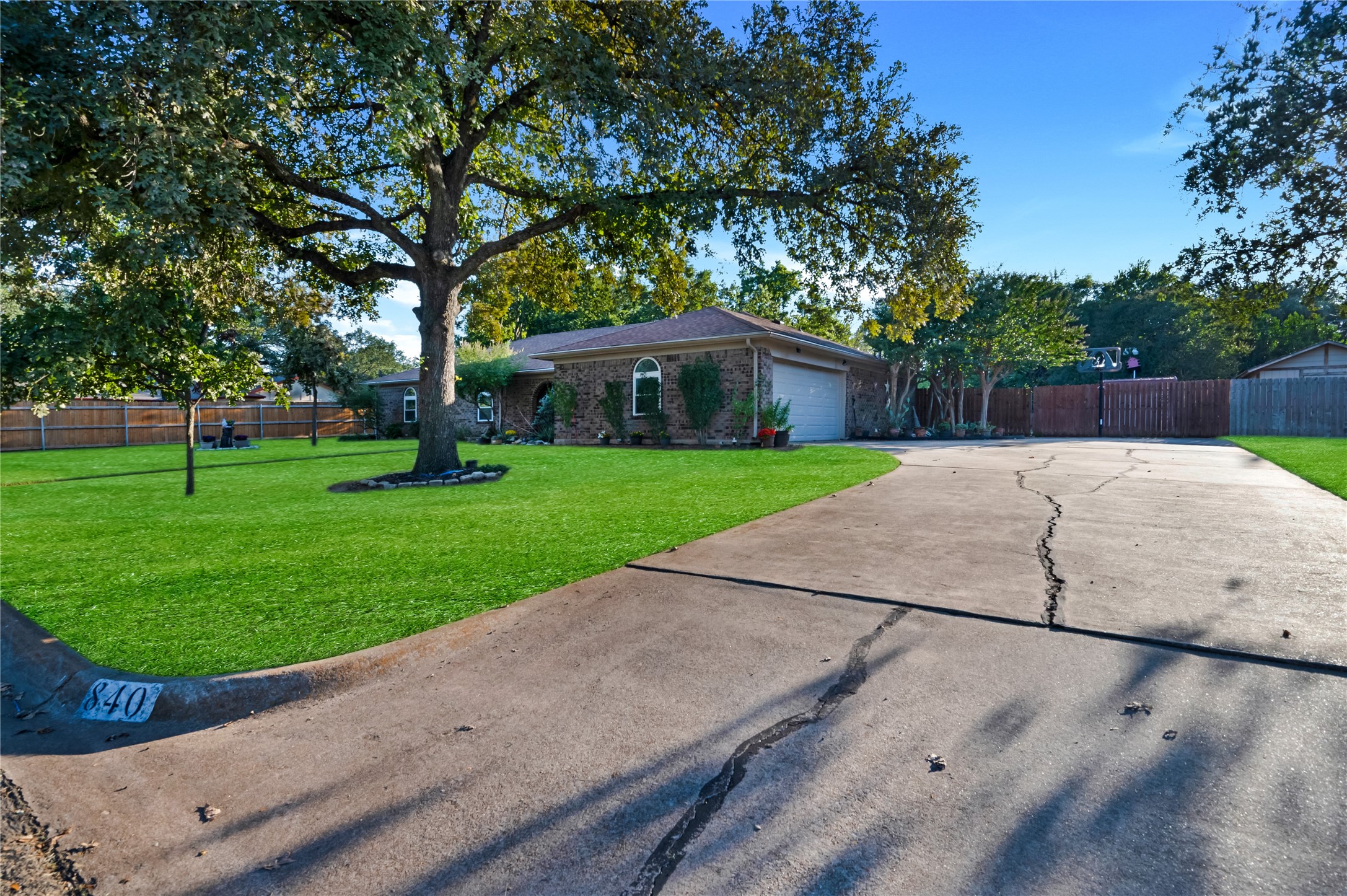 840 S Ridgeway Drive Cleburne TX 76033