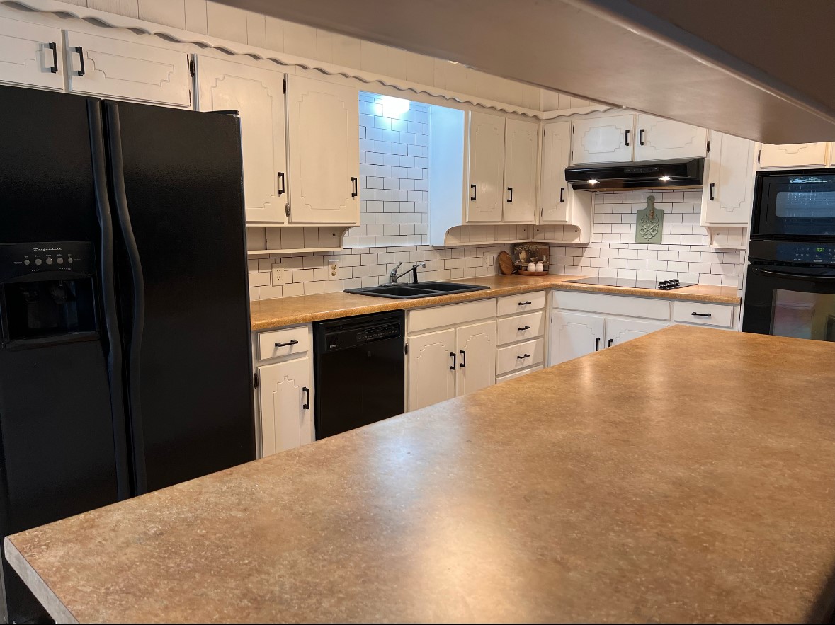 840 S Ridgeway Drive Cleburne TX 76033