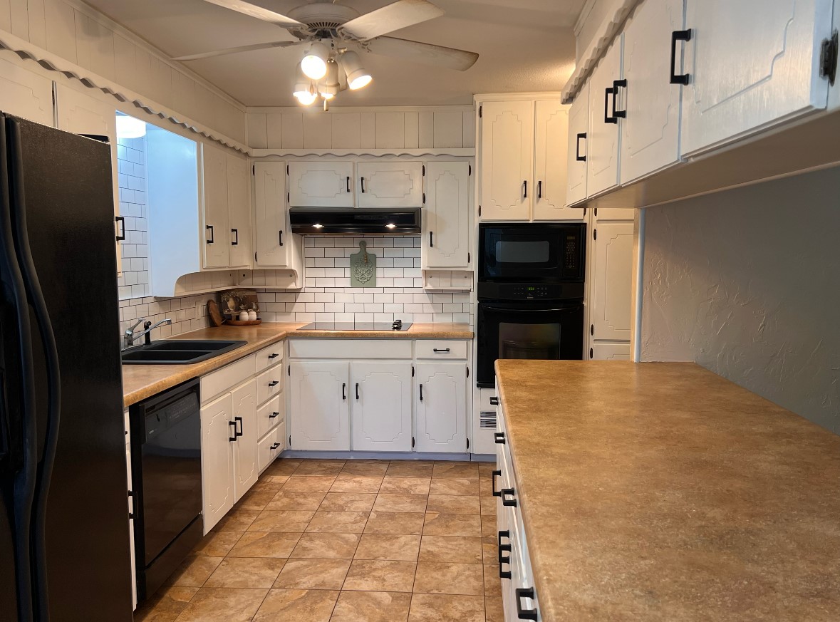 840 S Ridgeway Drive Cleburne TX 76033