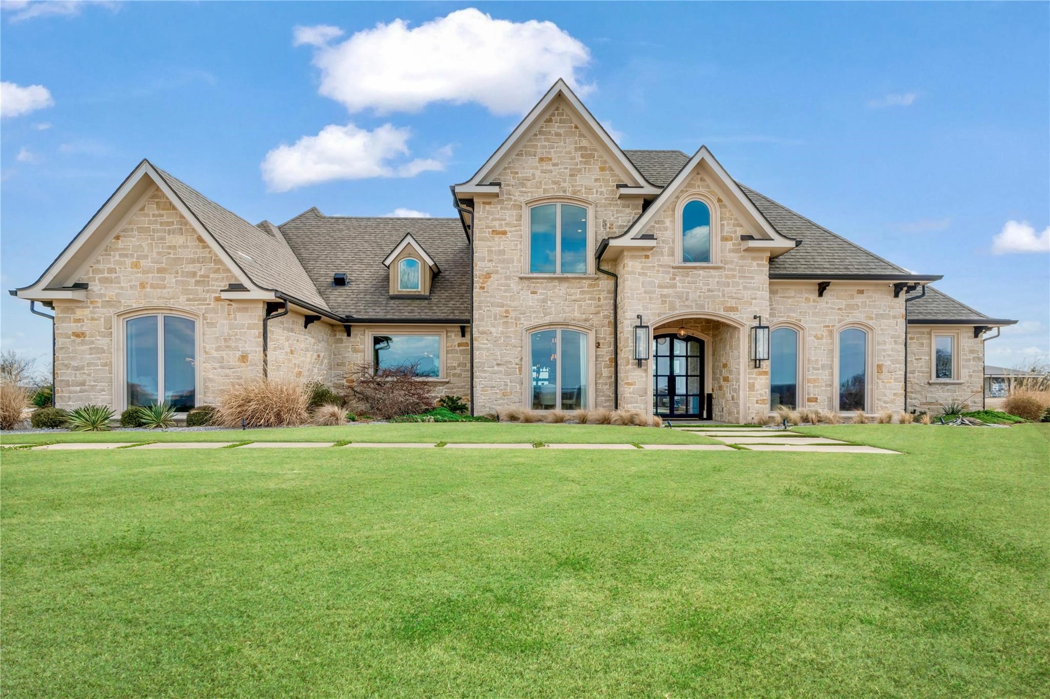 2106 County Road 43250 Paris TX 75462