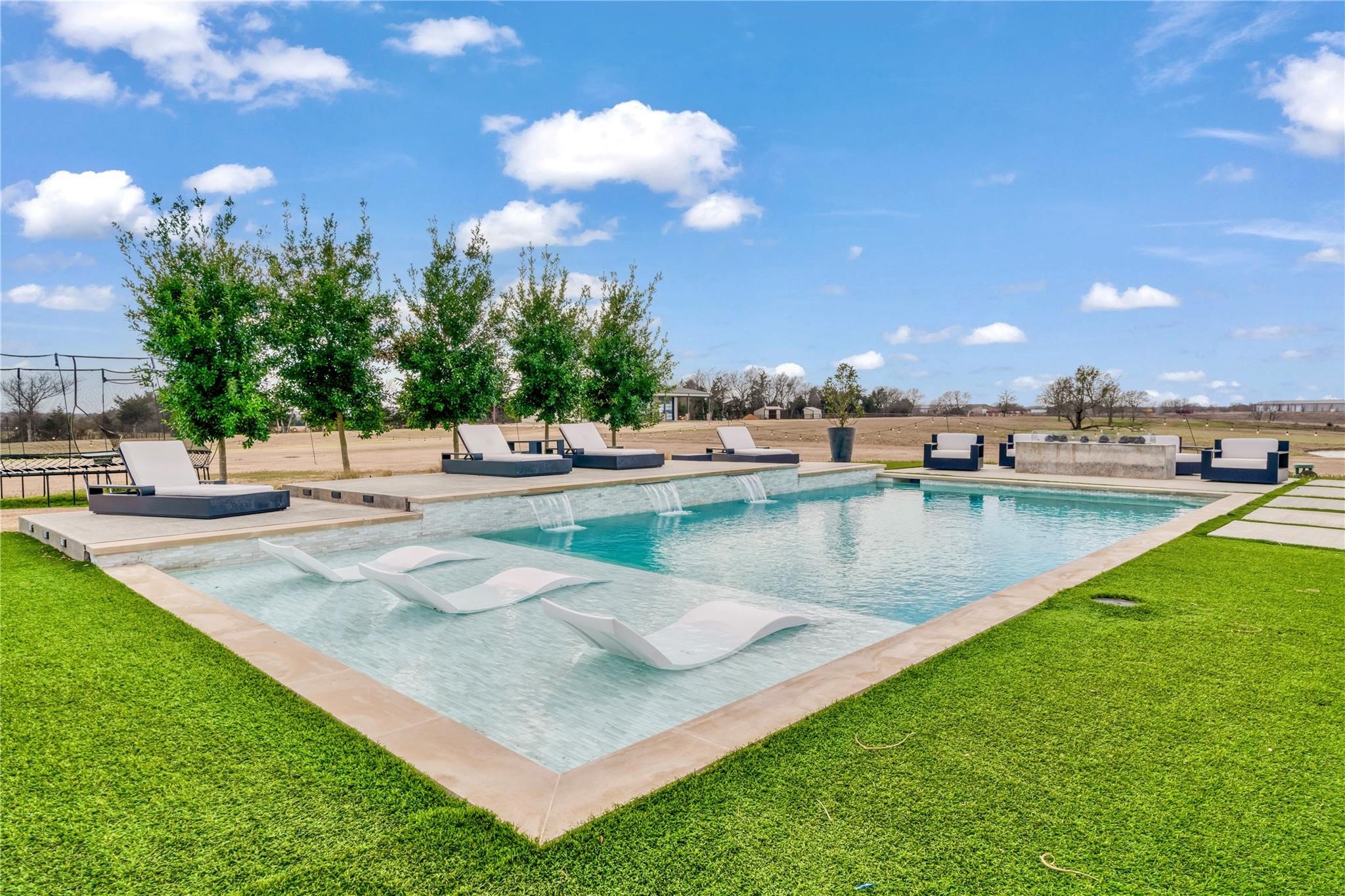2106 County Road 43250 Paris TX 75462