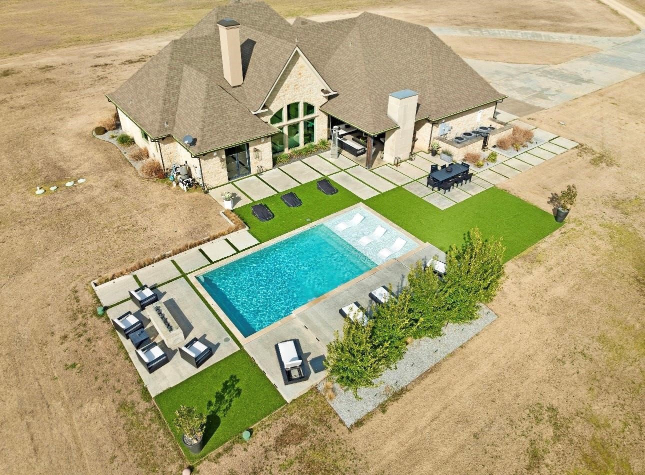 2106 County Road 43250 Paris TX 75462
