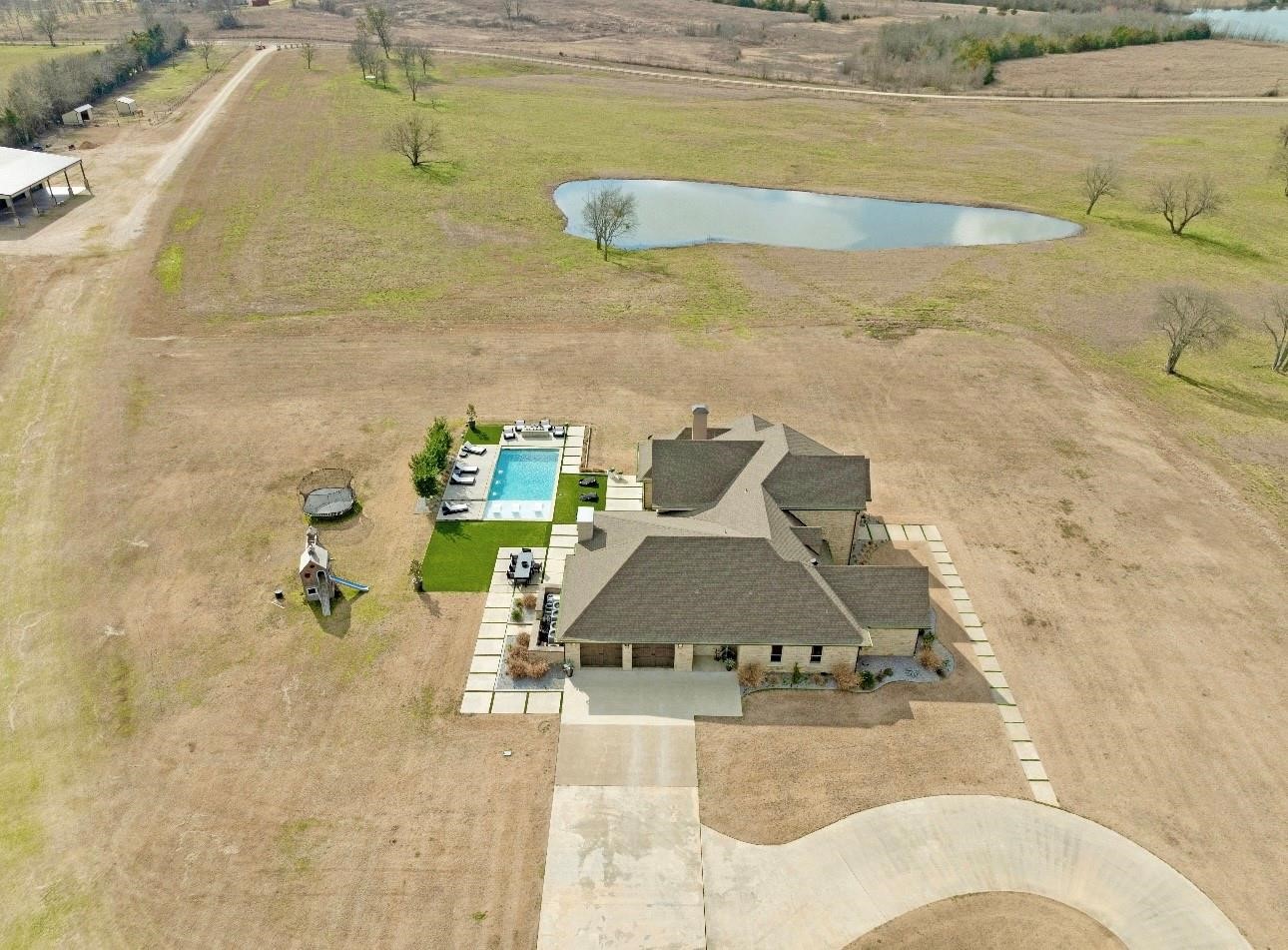 2106 County Road 43250 Paris TX 75462