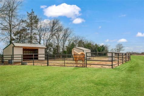 2106 County Road 43250 Paris TX 75462