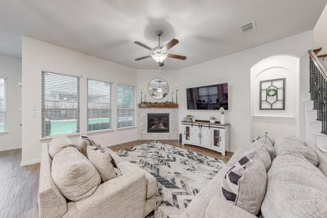 4542 Frost Avenue Aubrey TX 76227