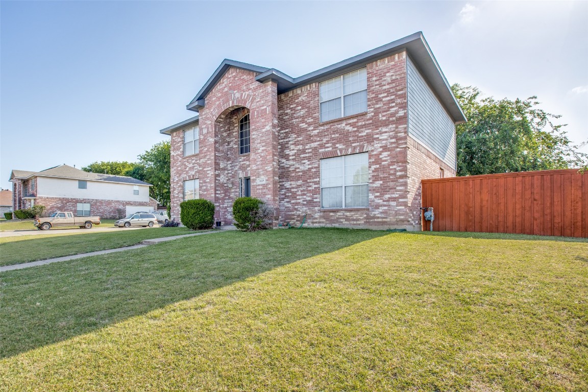 1125 Urban Drive Desoto TX 75115