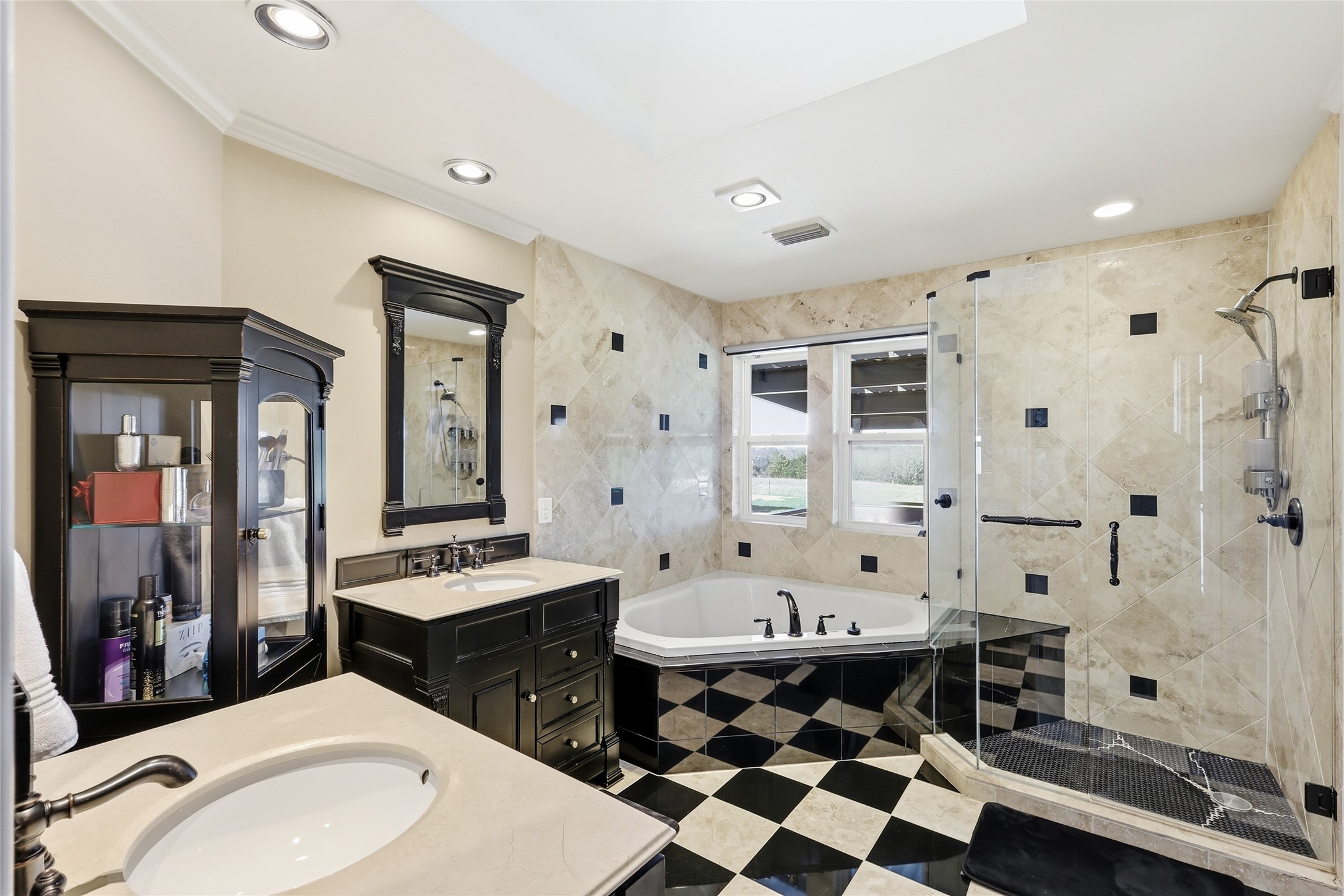 243 S King Road Heath TX 75126