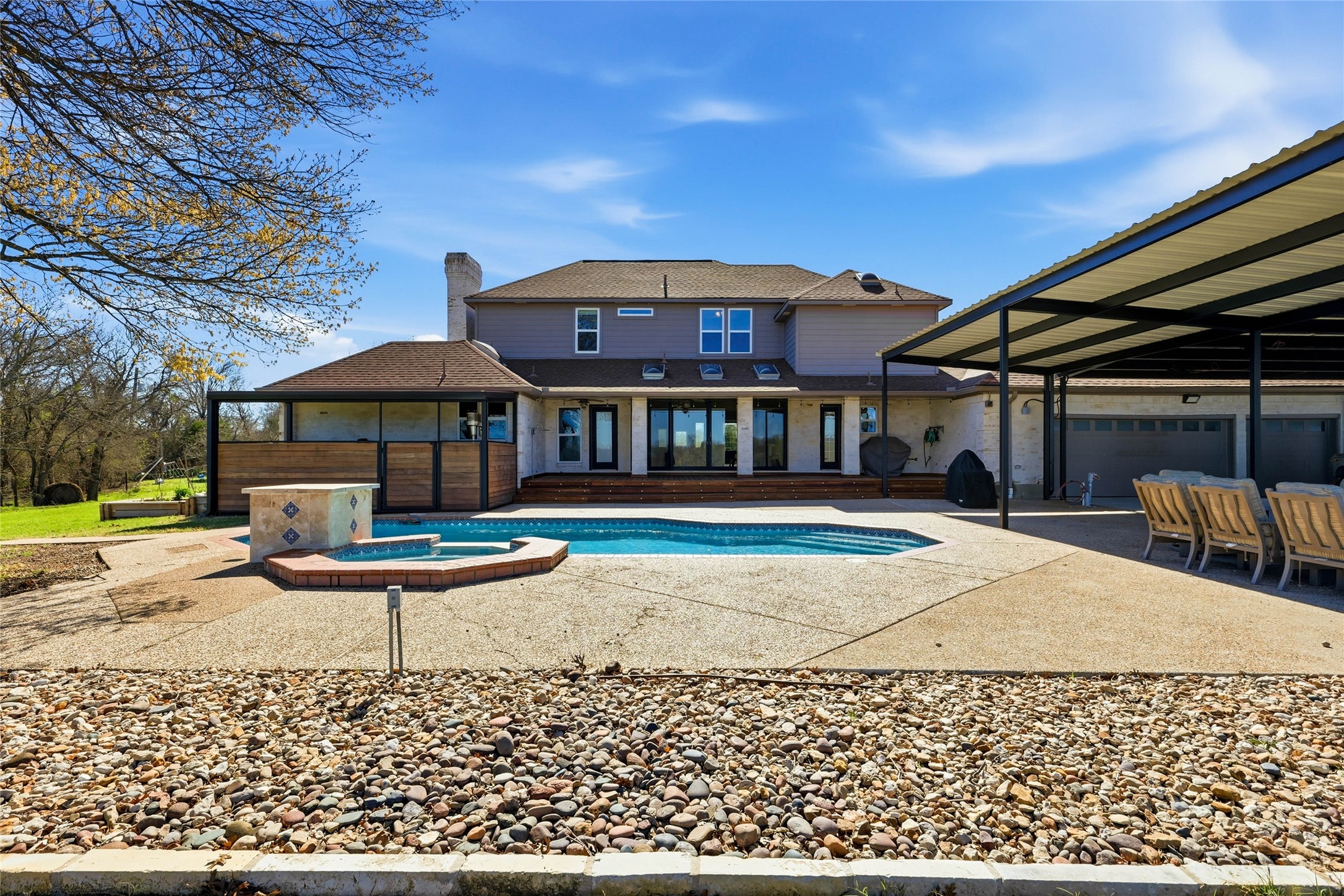 243 S King Road Heath TX 75126