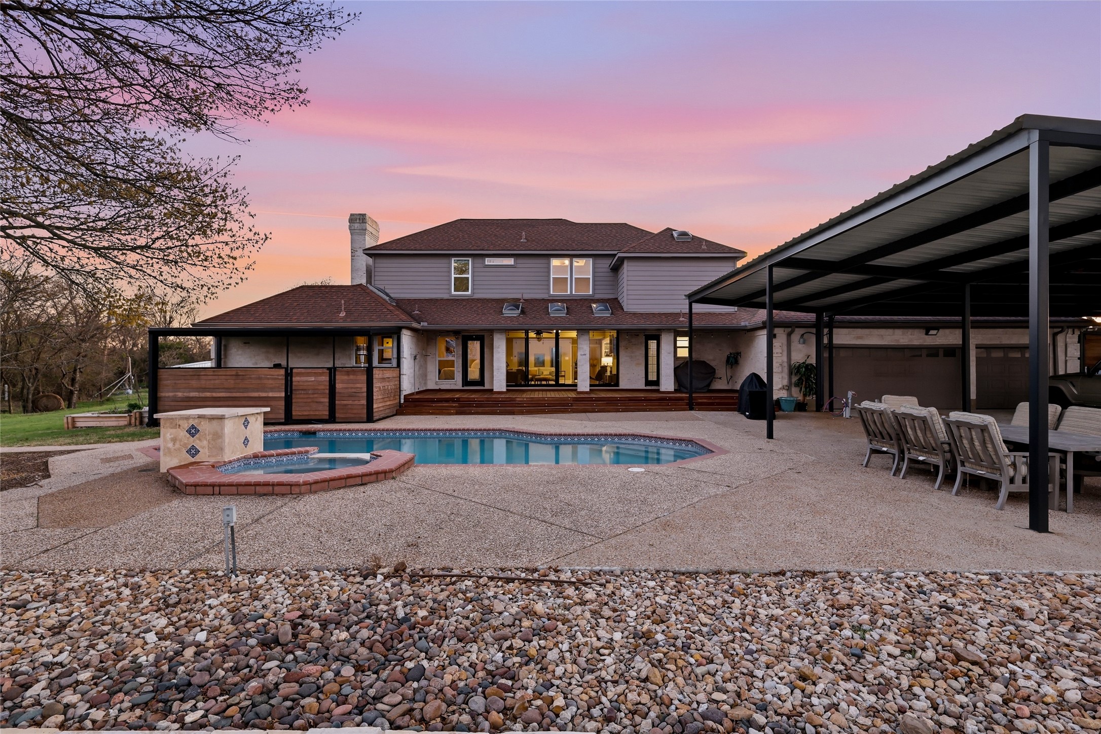 243 S King Road Heath TX 75126