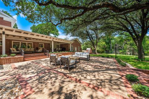 2825 Lake Air Drive Waco TX 76710