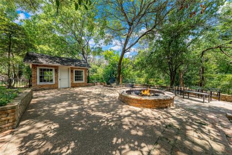 2825 Lake Air Drive Waco TX 76710