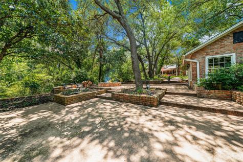 2825 Lake Air Drive Waco TX 76710