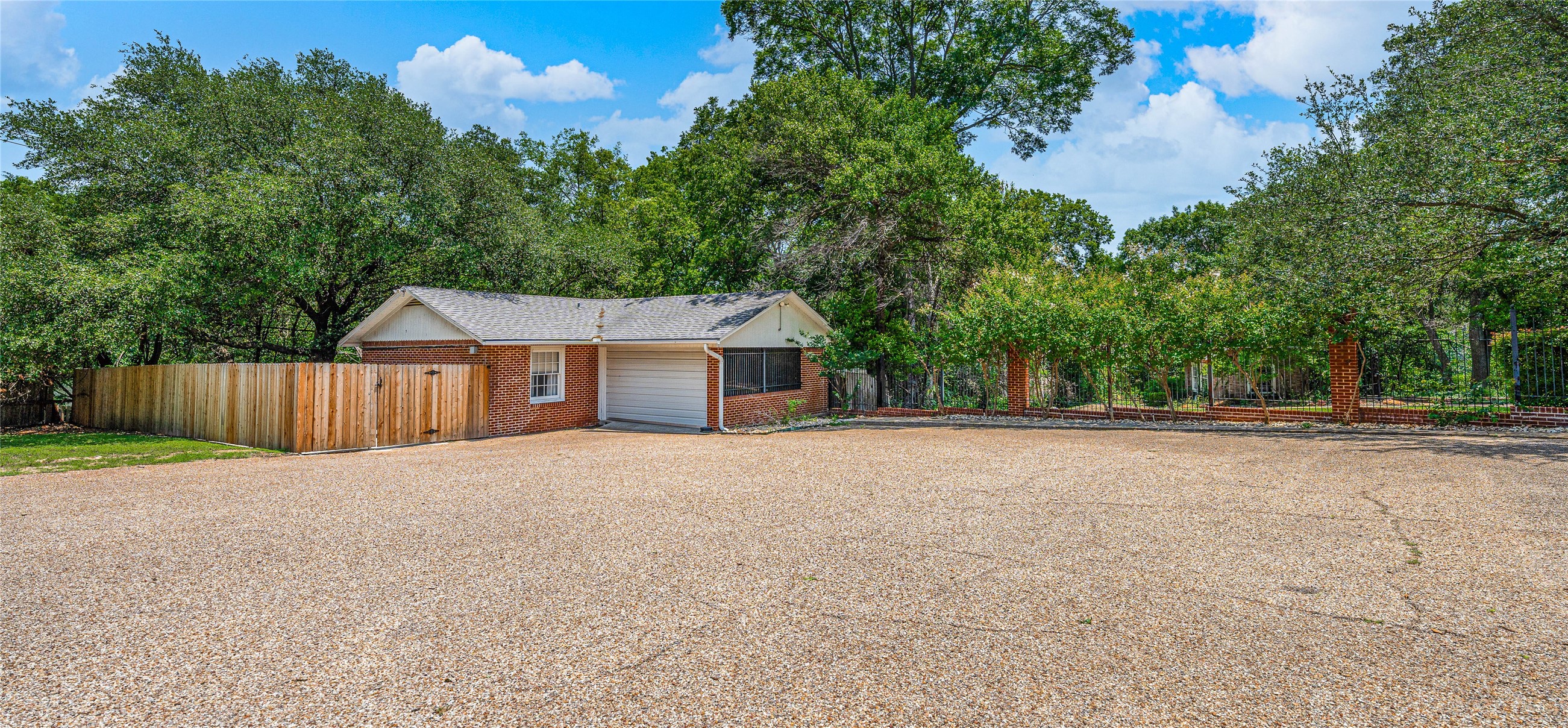 2825 Lake Air Drive Waco TX 76710