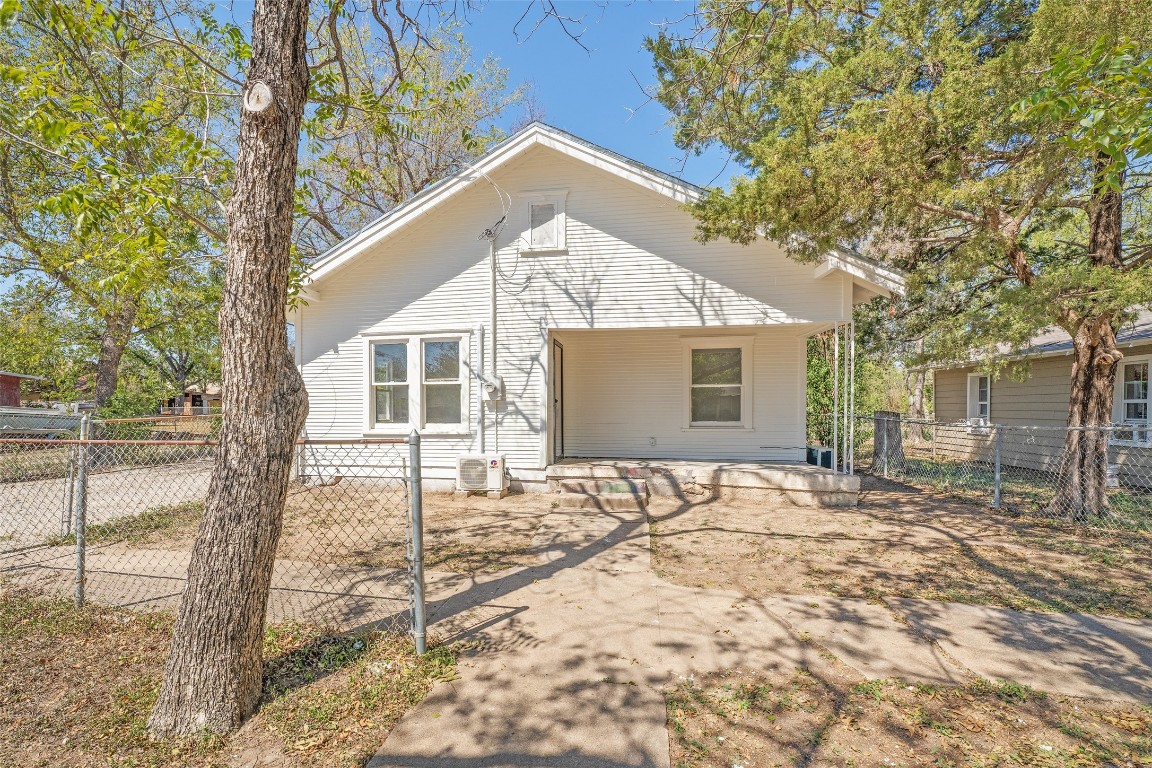 1407 Avenue I Brownwood TX 76801