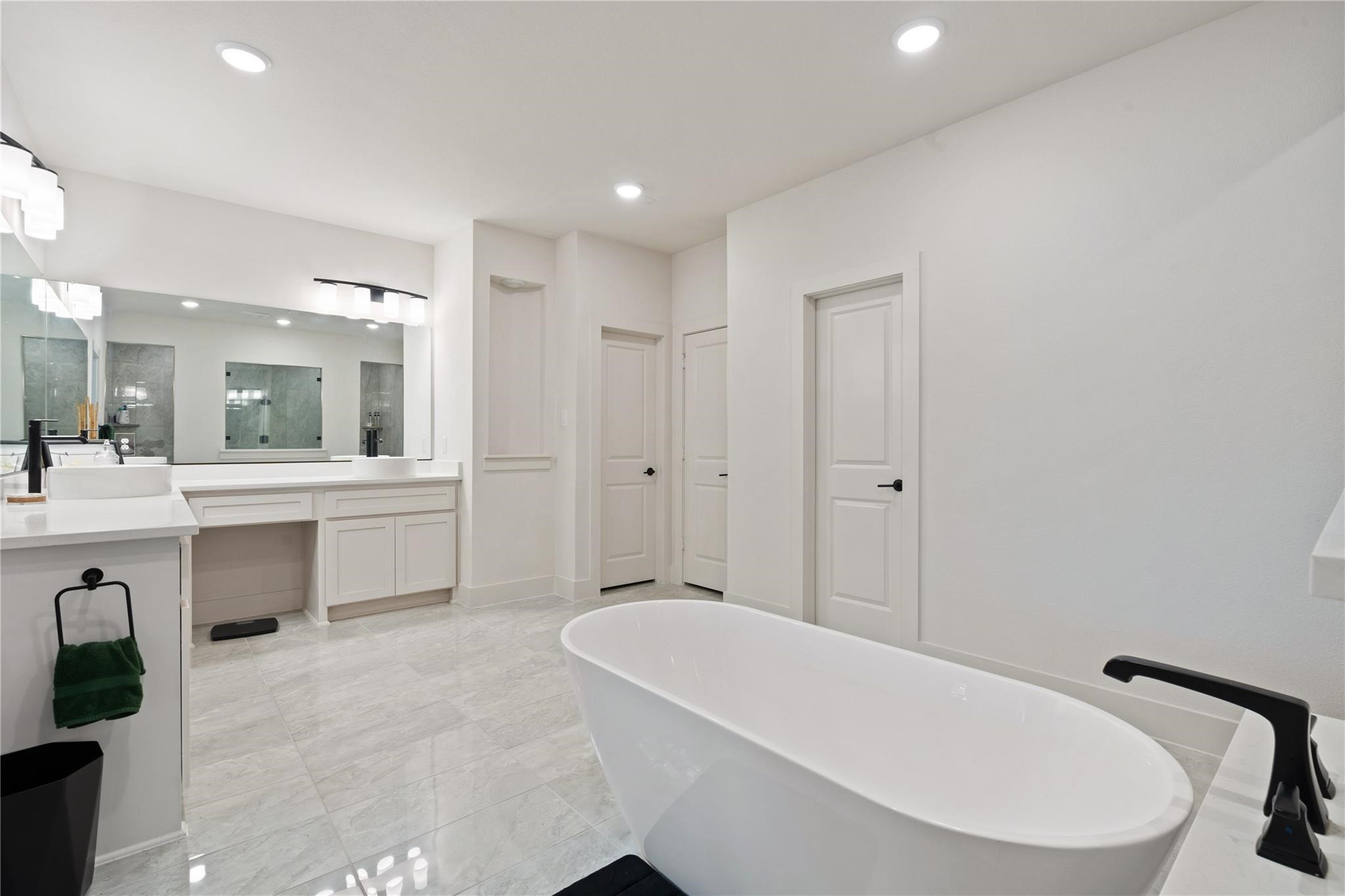 704 S Hidden Lakes Drive Desoto TX 75115