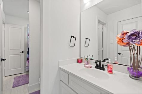 704 S Hidden Lakes Drive Desoto TX 75115