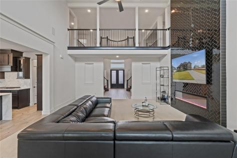 704 S Hidden Lakes Drive Desoto TX 75115