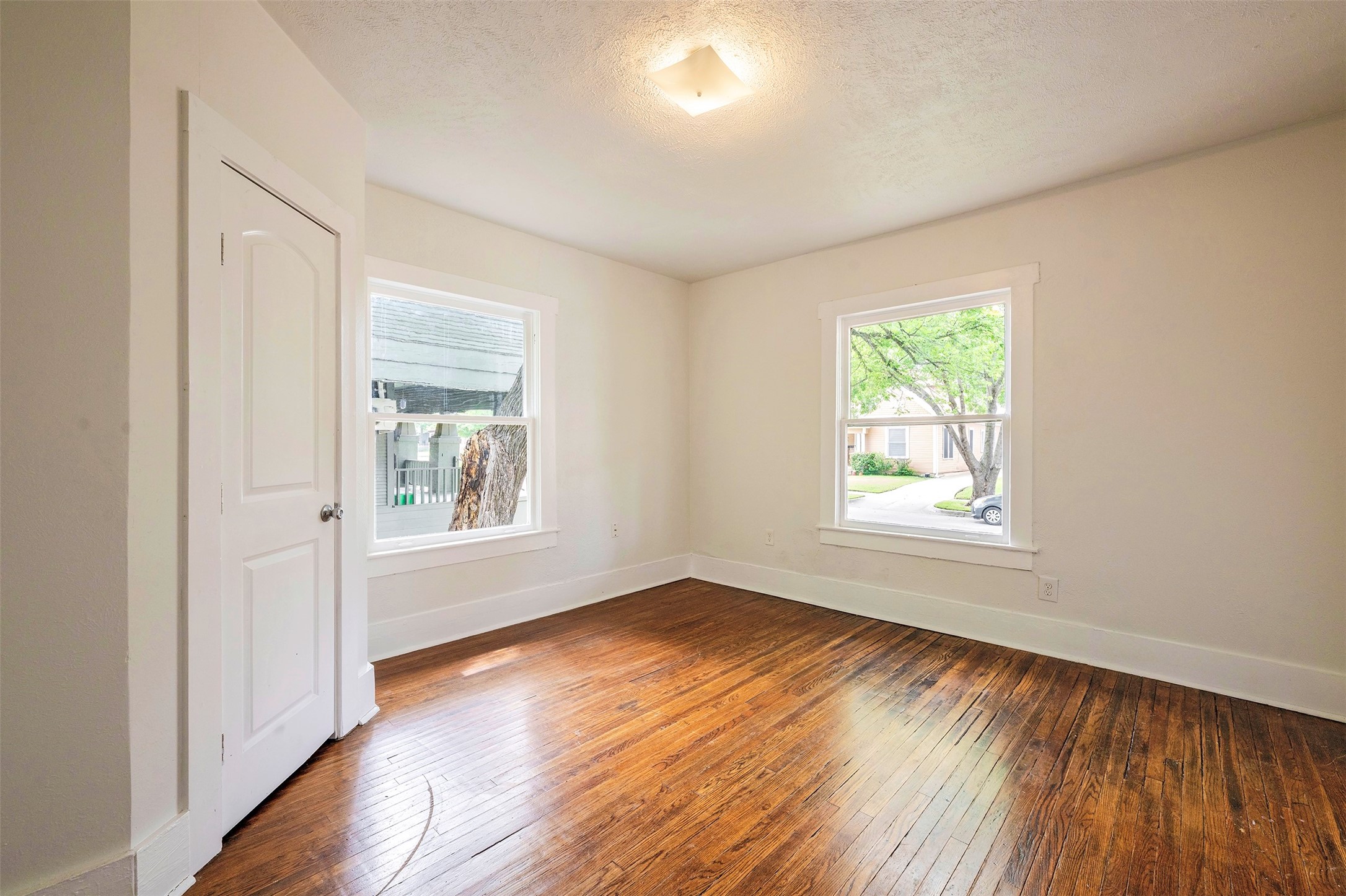 1212 Hawthorne Avenue Fort Worth TX 76110