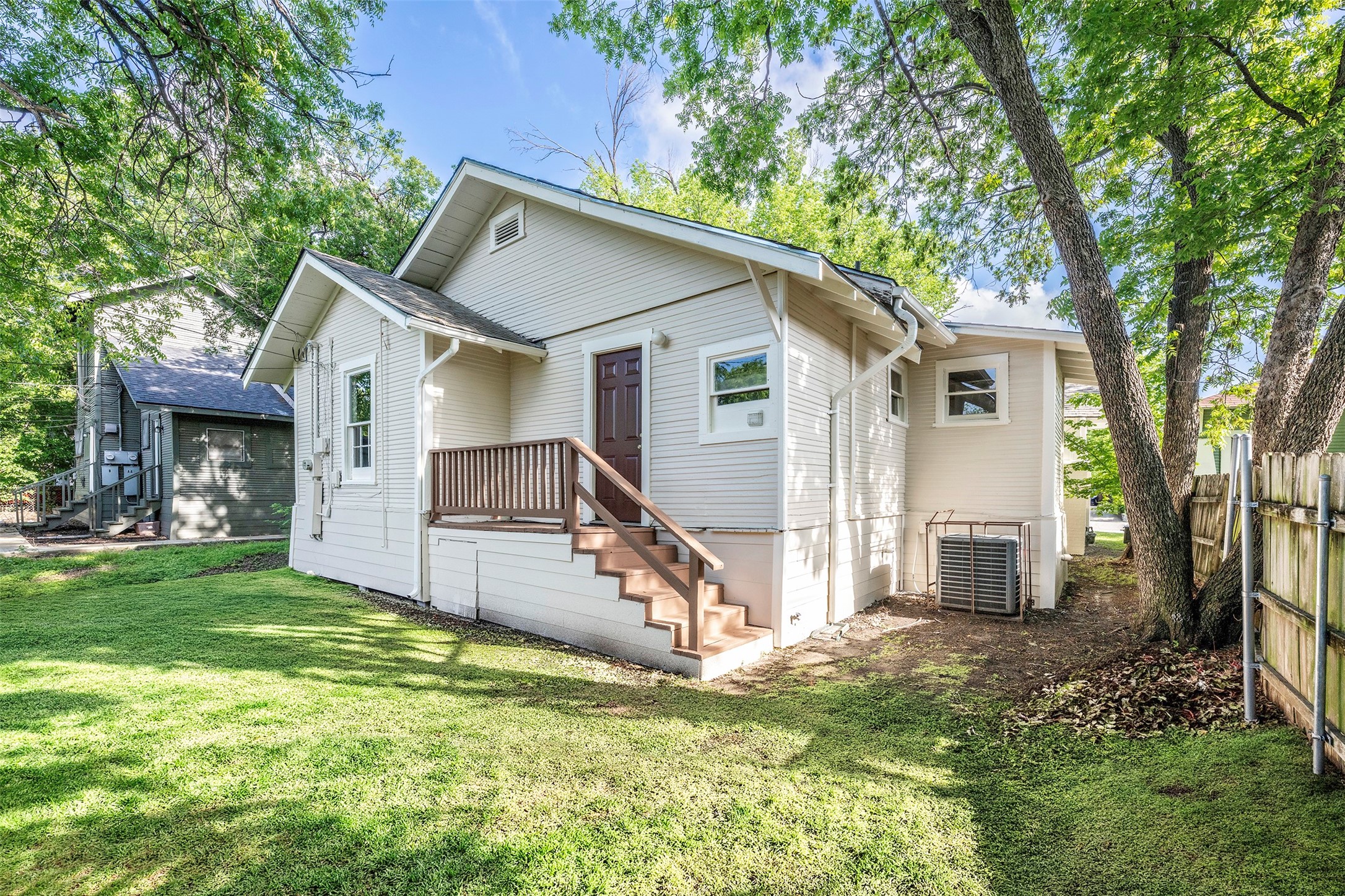 1212 Hawthorne Avenue Fort Worth TX 76110