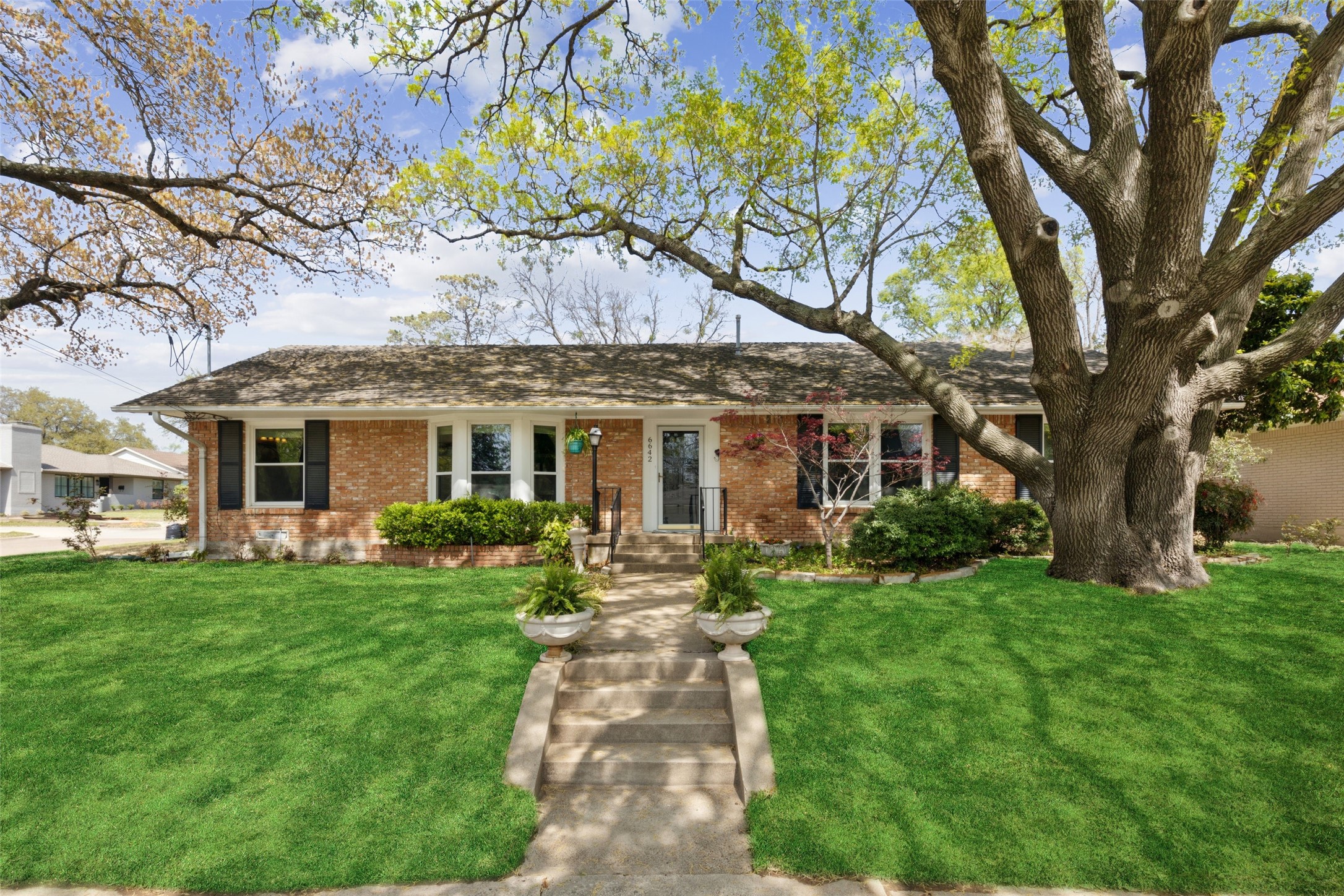 6642 Ridgemont Drive Dallas TX 75214