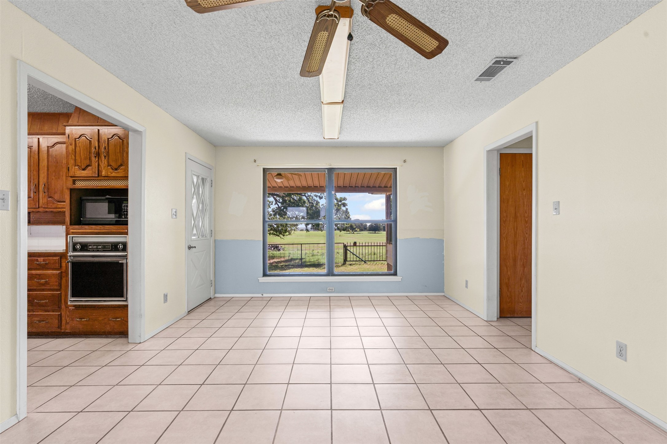 237 Hcr 1444 Blum TX 76627