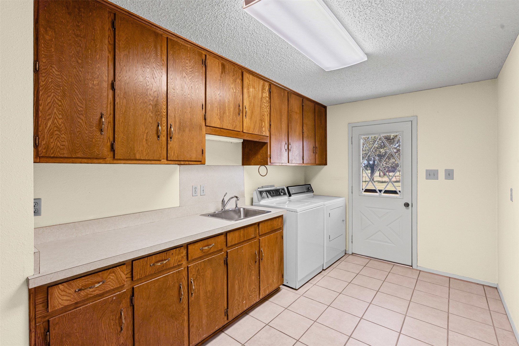 237 Hcr 1444 Blum TX 76627