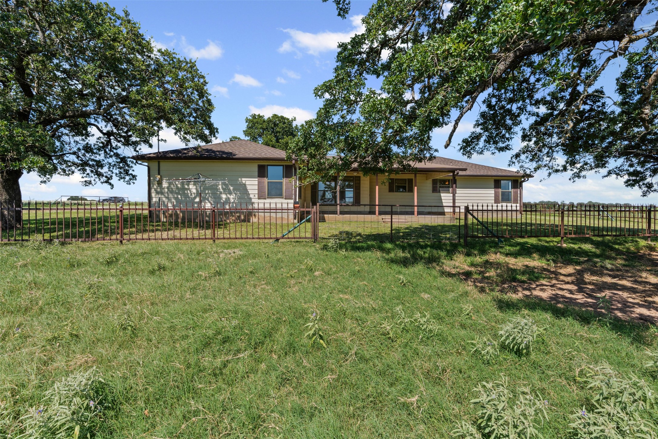 237 Hcr 1444 Blum TX 76627