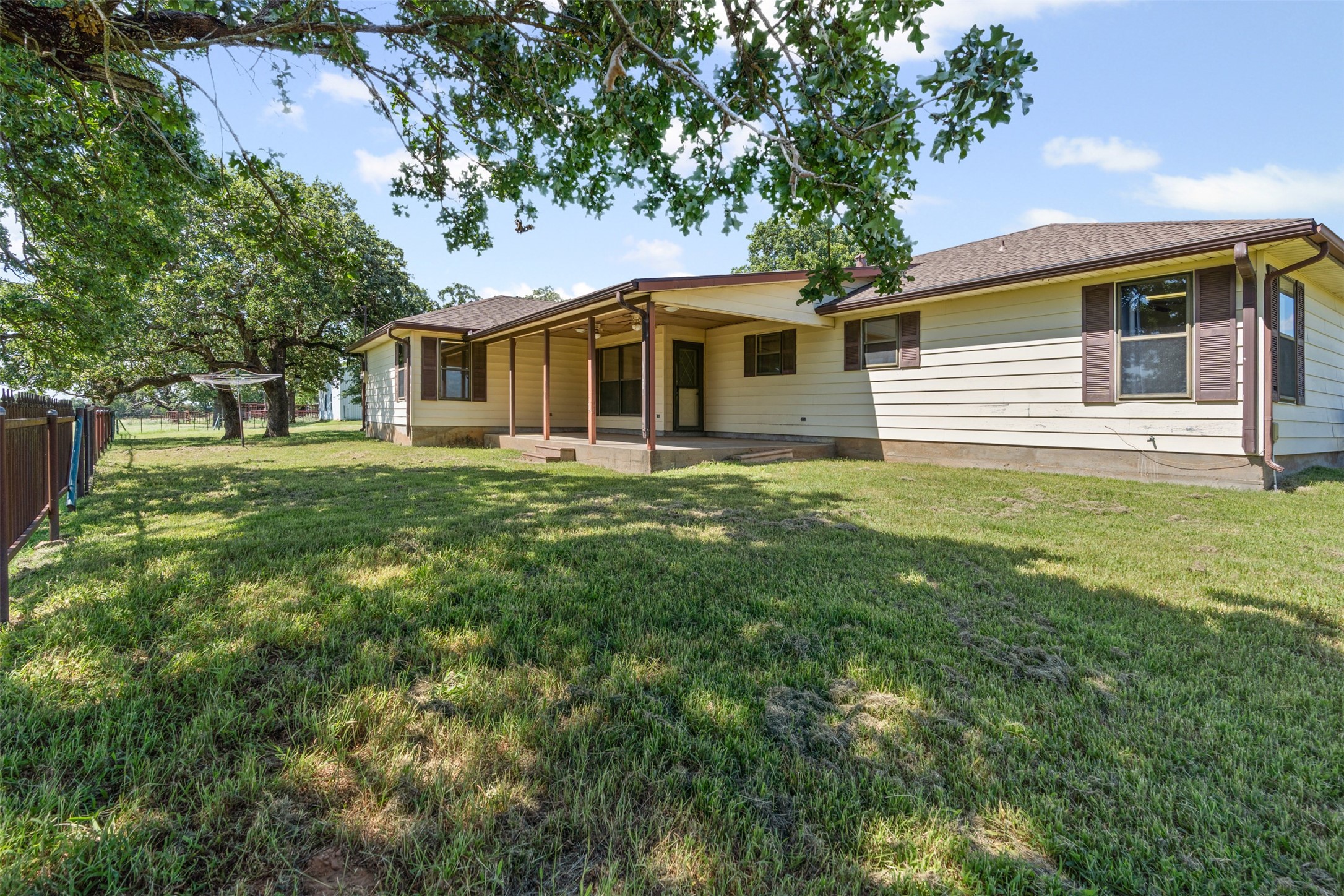 237 Hcr 1444 Blum TX 76627