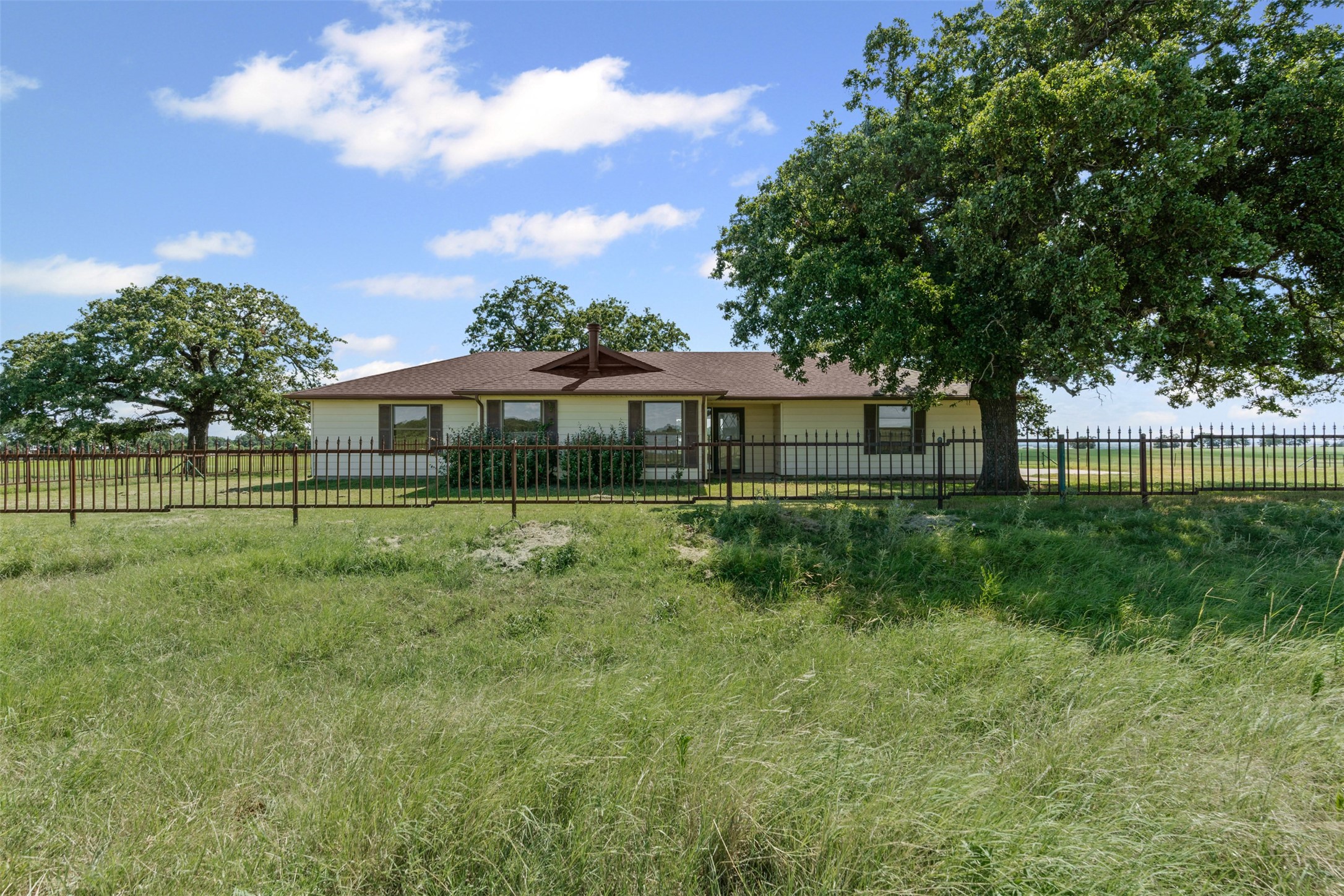 237 Hcr 1444 Blum TX 76627