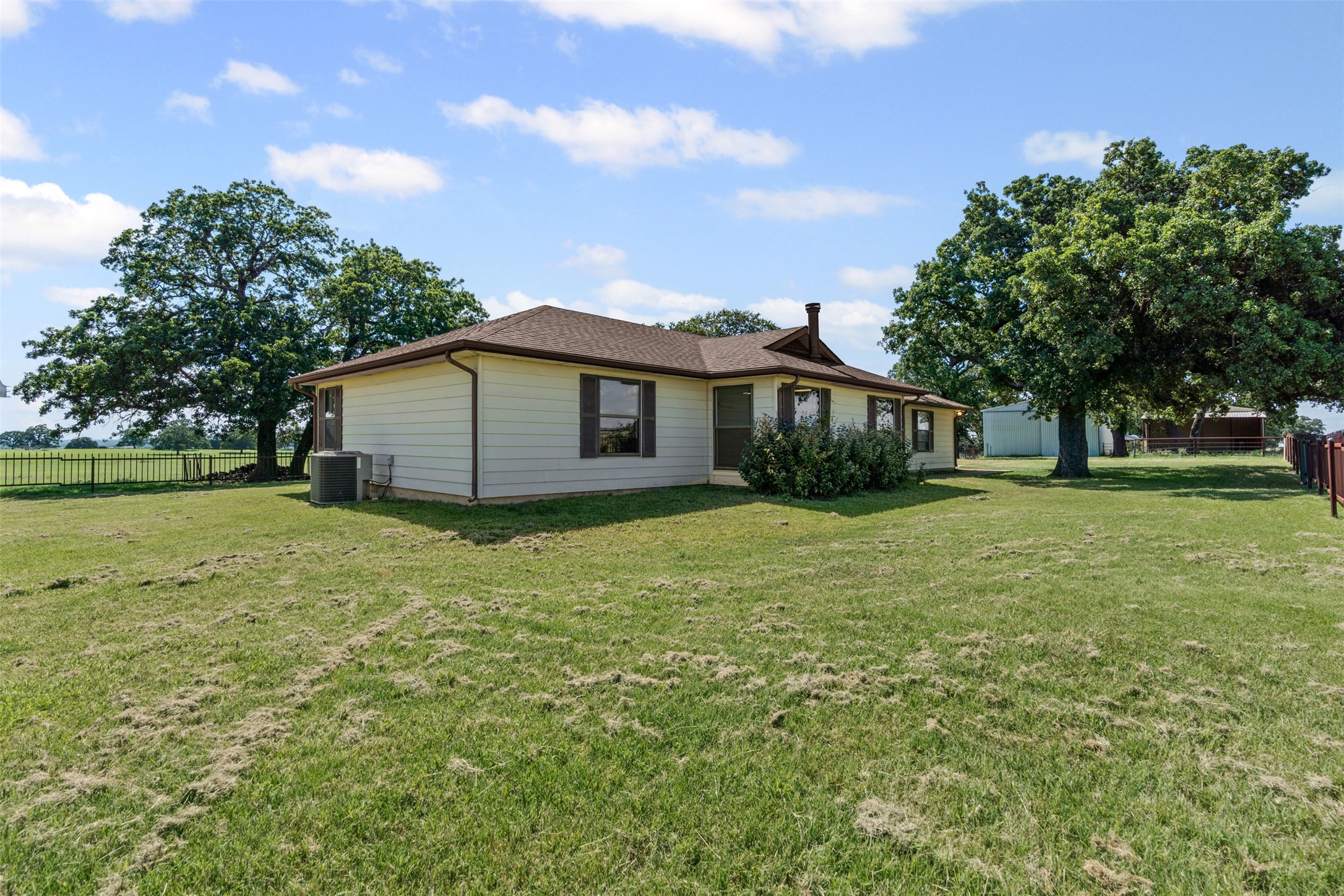 237 Hcr 1444 Blum TX 76627