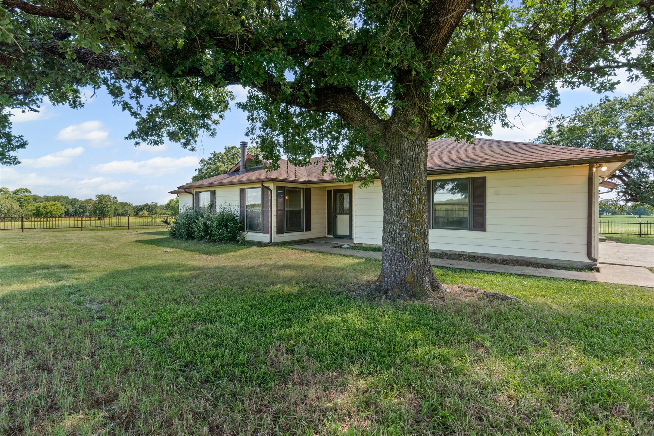 237 Hcr 1444 Blum TX 76627