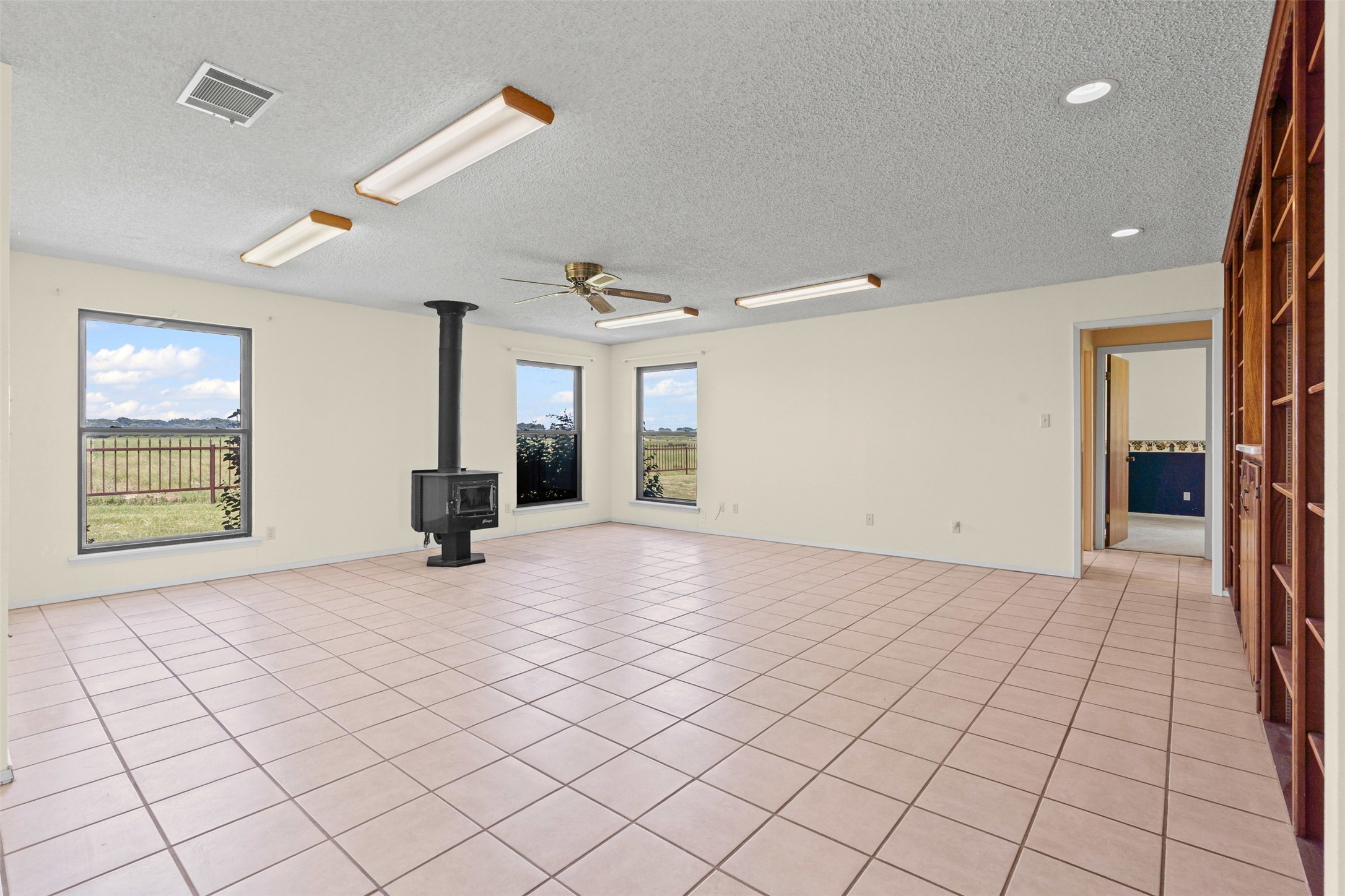237 Hcr 1444 Blum TX 76627