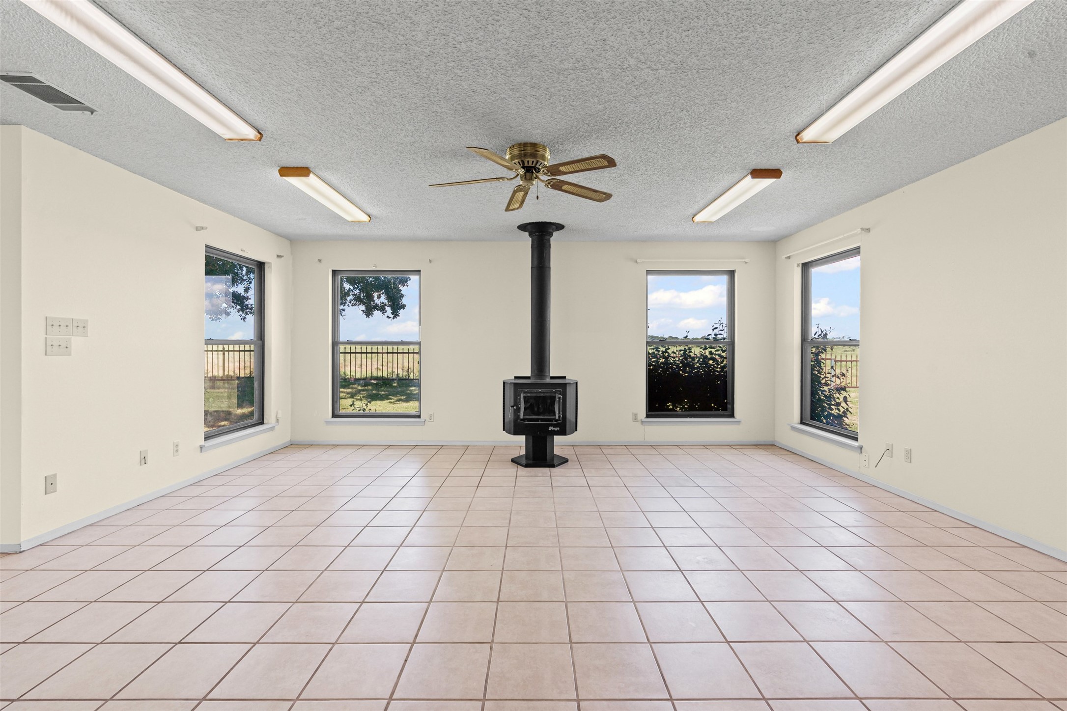 237 Hcr 1444 Blum TX 76627