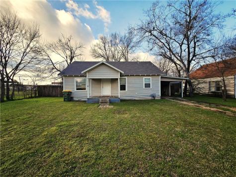 205 N Rusk Street Groesbeck TX 76642