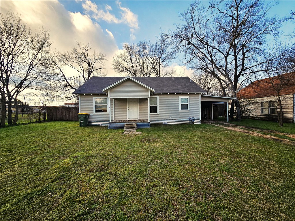 205 N Rusk Street Groesbeck TX 76642
