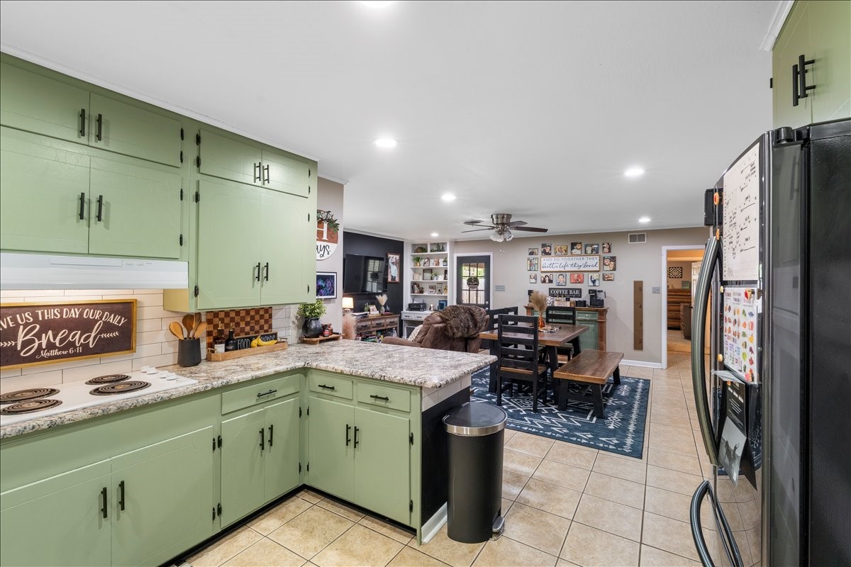 1904 W 4th Avenue Corsicana TX 75110