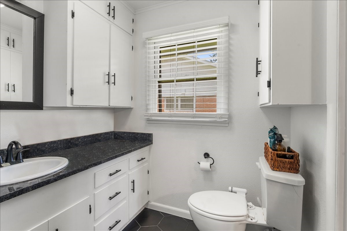 1904 W 4th Avenue Corsicana TX 75110