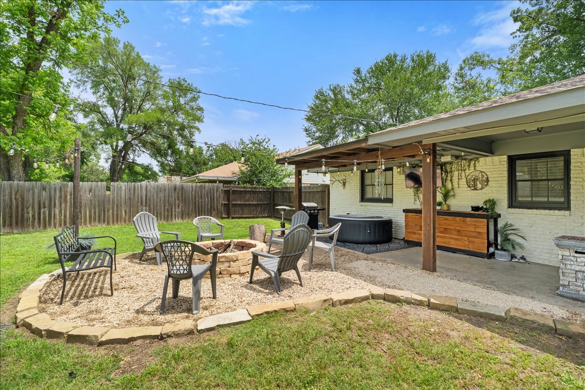 1904 W 4th Avenue Corsicana TX 75110