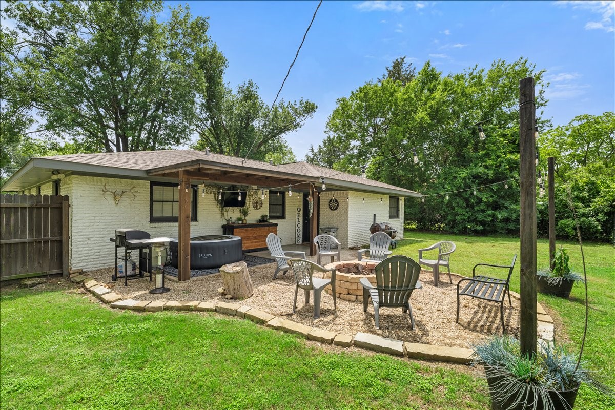 1904 W 4th Avenue Corsicana TX 75110