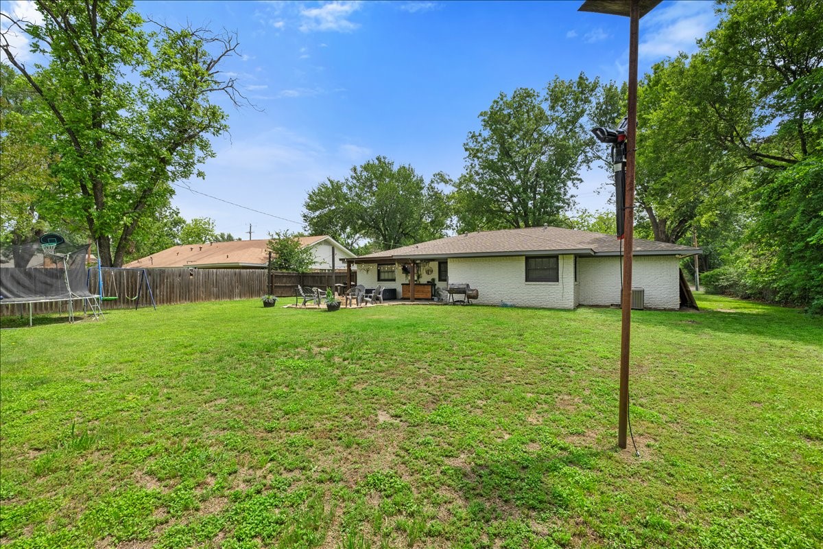 1904 W 4th Avenue Corsicana TX 75110