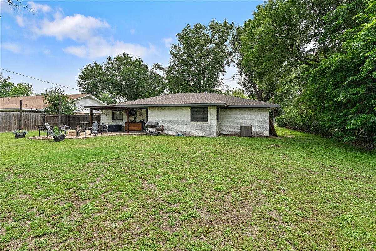 1904 W 4th Avenue Corsicana TX 75110