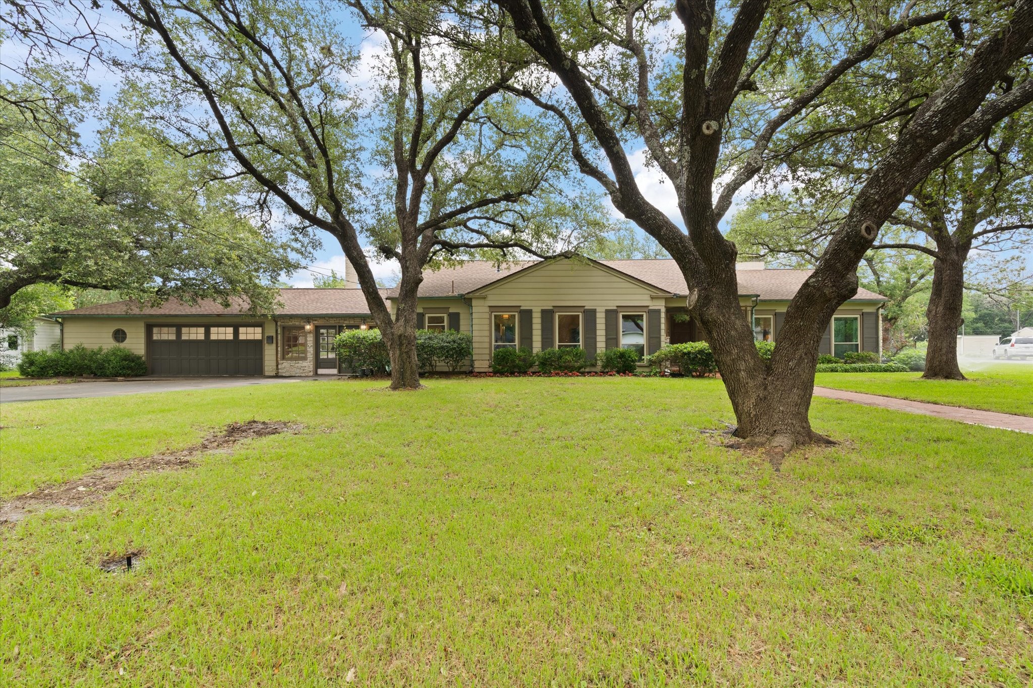 903 Prairie Avenue Cleburne TX 76033