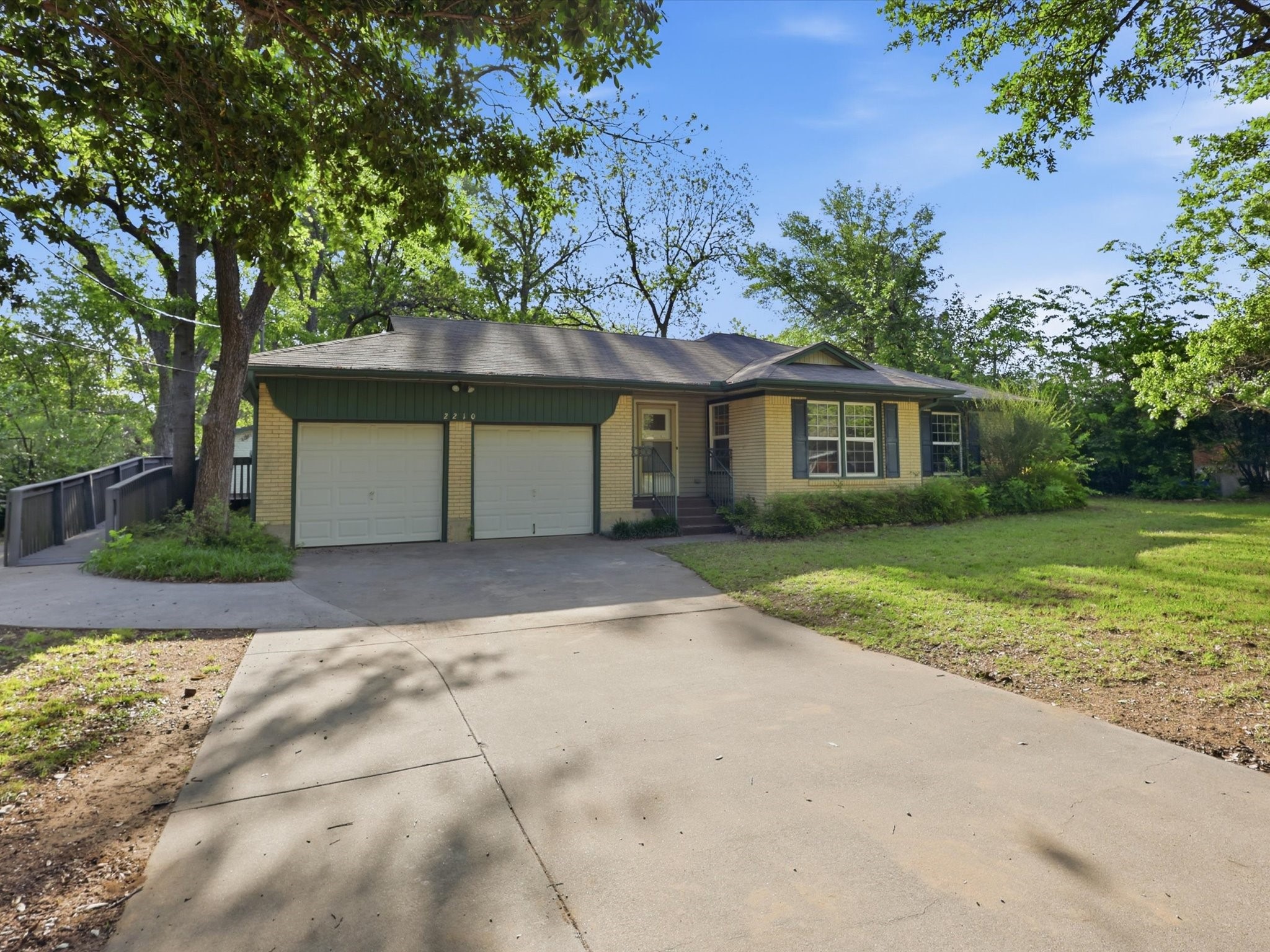 2210 Robinwood Lane Denton TX 76209