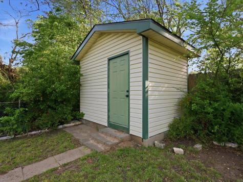 2210 Robinwood Lane Denton TX 76209