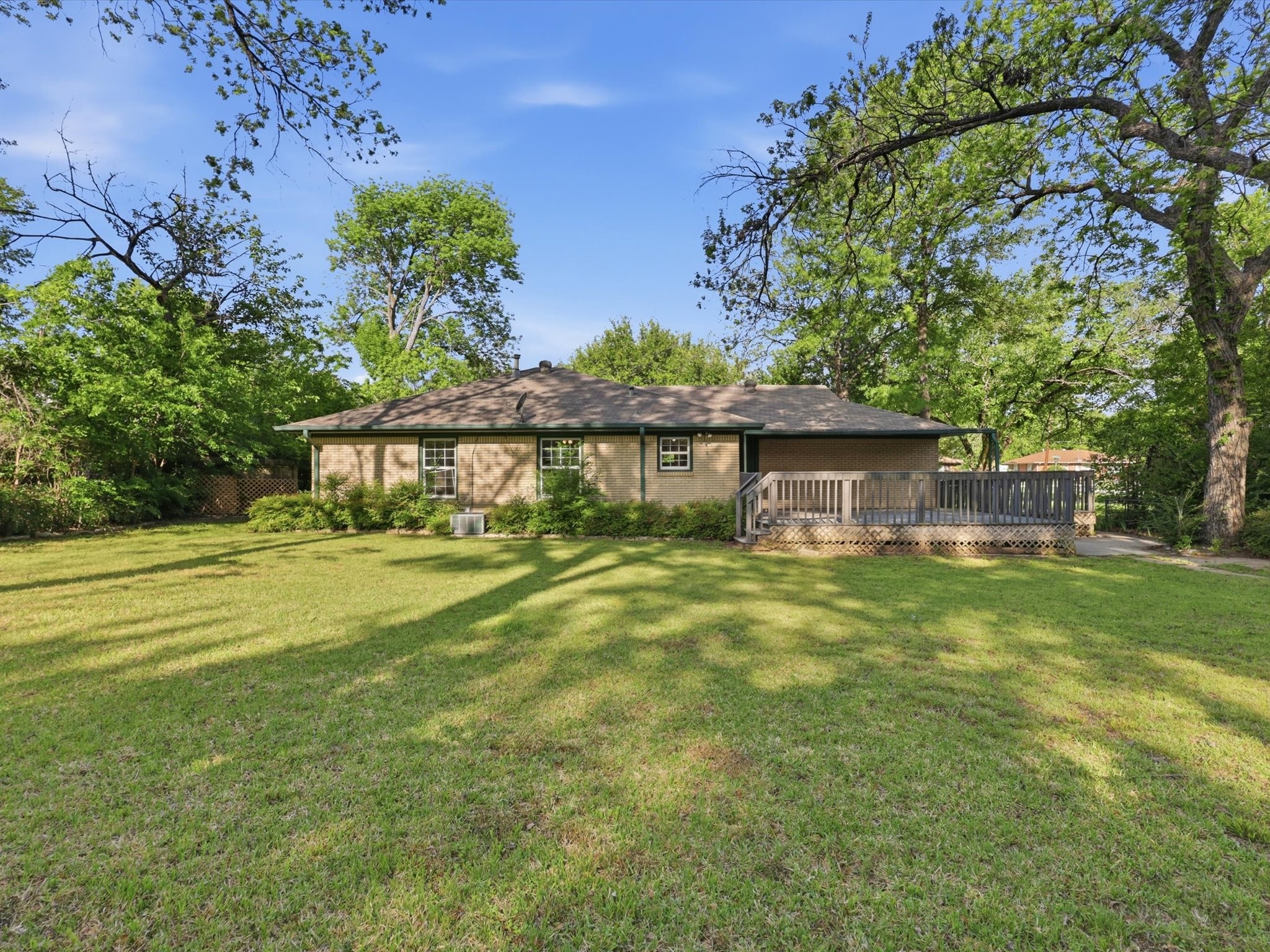 2210 Robinwood Lane Denton TX 76209