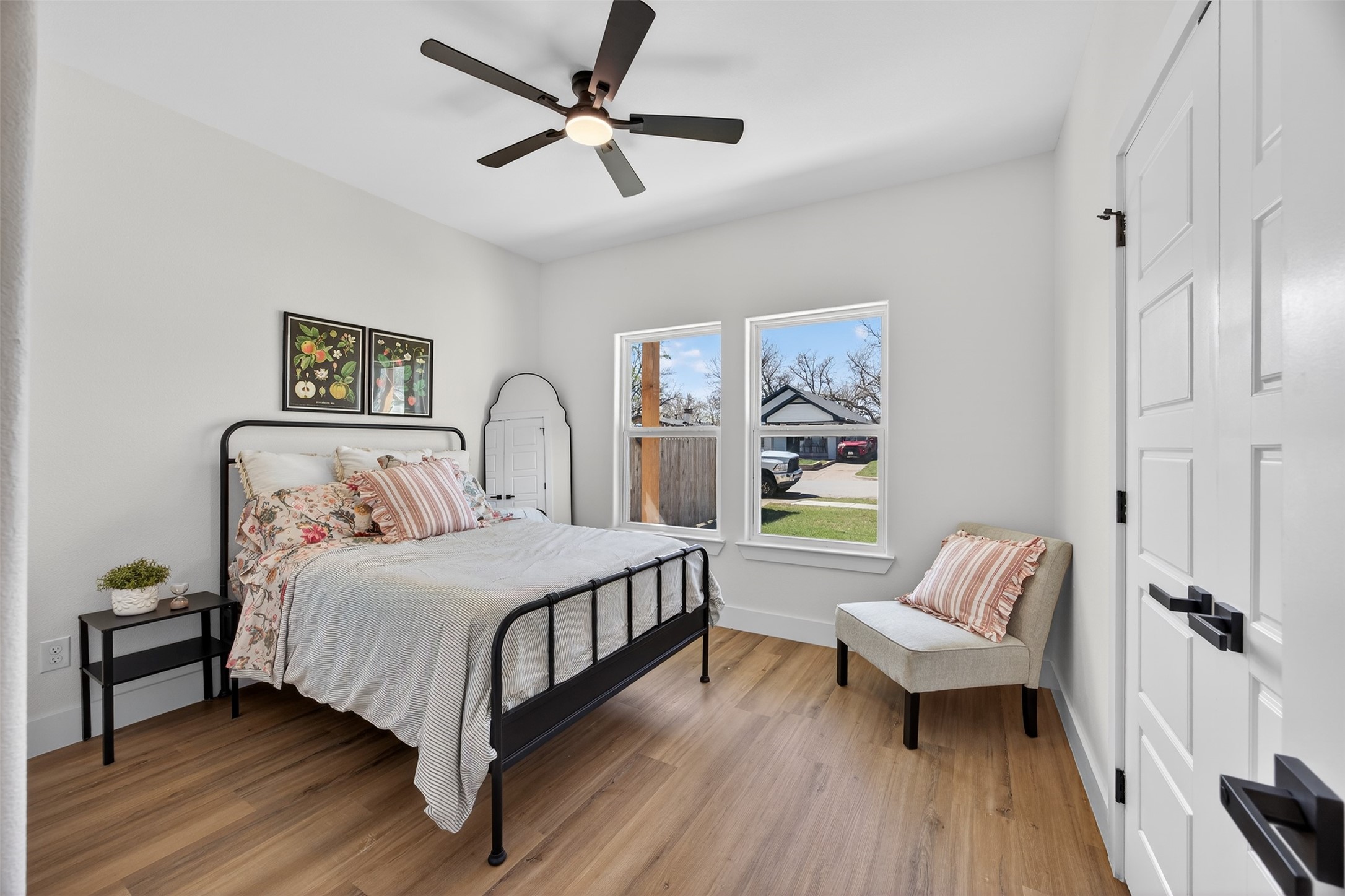 2705 S Jones Street Fort Worth TX 76104
