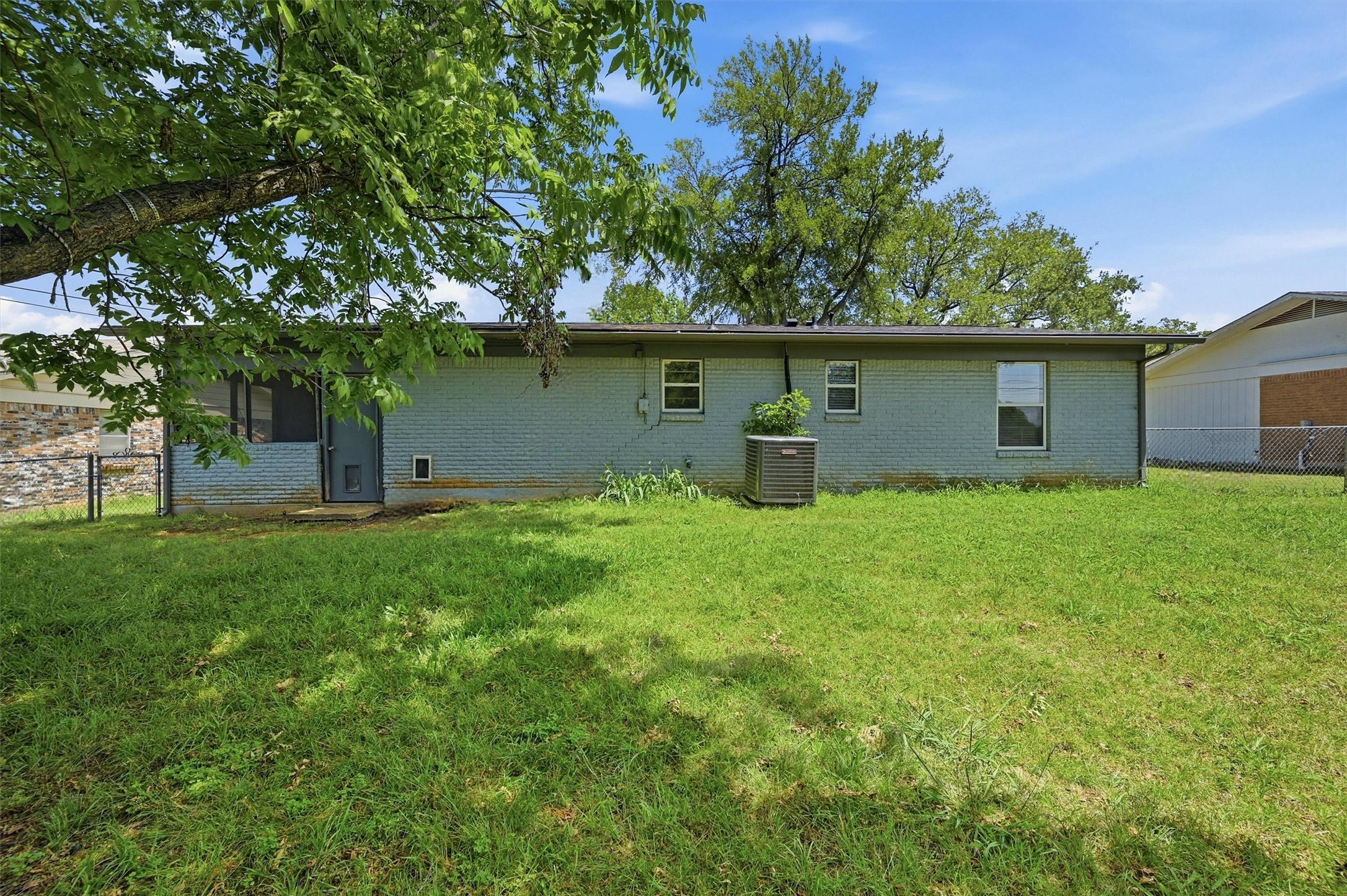 109 N Hickory Avenue Denison TX 75020
